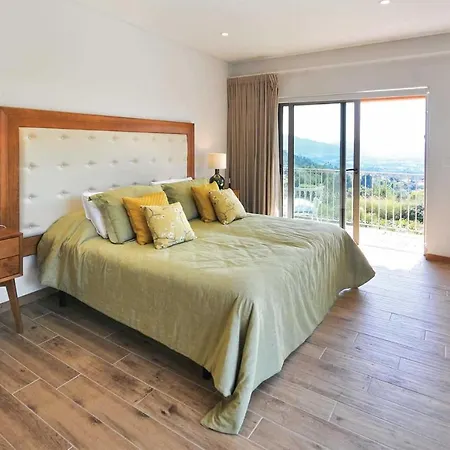 Βίλα Sleeps 8 Air Con Wifi
