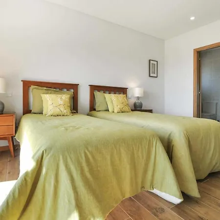 Βίλα Sleeps 8 Air Con Wifi *